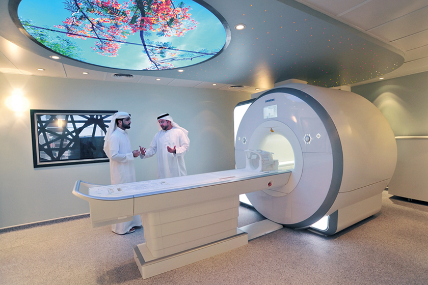 沙漠城市艾恩正使用新的诊断技术提供世界一流的医疗服务，从而成为阿联酋医疗界的先锋。_西门子医疗创新