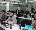 数据可视化实验室成员在清华大学授课
