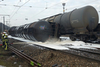 法国列车发生脱轨事故 20公吨乙醇洒落轨道