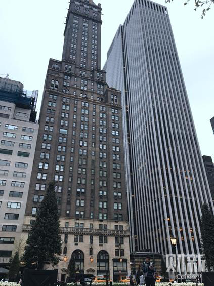 图1：郭文贵在第五大道781号（左）拥有一整层公寓，在767号（右）经营一家公司Golden Spring (New York) Ltd（财新记者摄）