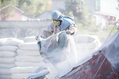 以环保名义 武汉混凝土企业停工抗议水泥价格