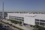 SpaceX签下首位绕月旅行乘客 