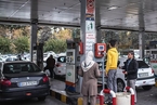 美国对伊朗制裁生效 国际油价“波澜不惊”