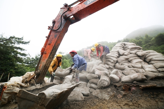 Cement-Makers Worry Over Rising Threat From Cheaper Vietnam - Caixin Global