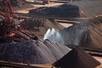 印度大幅上调铁矿石出口关税 中国铁矿石期货盘中涨超6%