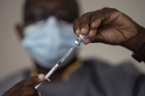 Moderna每针7美元向非洲供疫苗 荷兰感染激增或部分封锁｜大流行手记（11月11日）