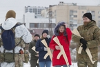 俄乌紧张局势升级 乌克兰平民接受战斗和生存训练