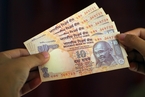 印度卢比创历史新低 年内贬值超5%
