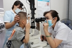 居家網課頻繁，部分地區兒童近視門診量上升 