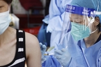 上海启用吸入用新冠疫苗 国内本土感染连续两日破千｜大流行手记（10月25日）