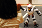 2011年机器人大赛 机器人翩翩起舞
