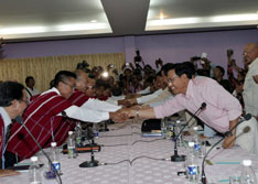 2012年1月12日，克伦民族联盟与缅甸政府开启谈话，以结束长达6