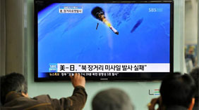 韩国民众关注朝鲜发射火箭