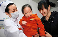 2010年11月12日，“大肚娃娃”胡云星的爸爸将女儿的照片和求助帖子传到网上，引起中华少儿慈善救助基金会“天使妈妈”基金的关注，迅速建立专款专用捐款平台。同年11月16日，胡云星进京求医。2011年3月11日，北京军区总医院附属八一儿童医院，已变得“苗条”的胡云星出院。