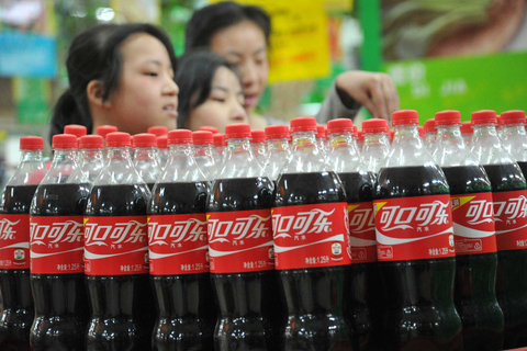 可口可乐出售中国资产再起波澜 四川工厂停工 