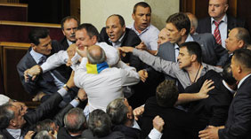 乌克兰议会上演全武行