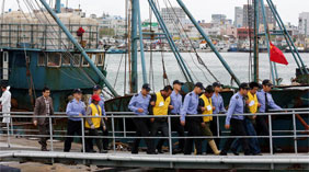 韩国海警扣留中国渔船逮捕多名渔民