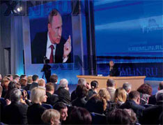 2012年12月20日，俄总统普京在莫斯科国际商务中心召开年度新闻发布会上高调谈反腐。