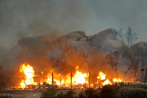 美国大火吞噬19名消防员