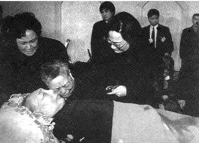 1997年举国哀悼邓小平逝世