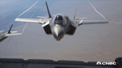 “漏洞百出”的F-35战机飞赴英国参加范堡罗航展