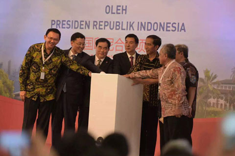 Indonesian President Joko Widodo (third from right) and member of China's State Council Wang Yong (fourth from right) at the groundbreaking ceremony for the Jakarta-Bandung project in January
