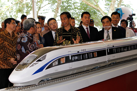 雅万高铁使用中国标准动车组 在印尼组装