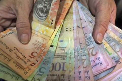 【短视频】货币两个月内跌50% 委内瑞拉怎么了？
