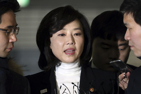 曾助朴槿惠拟“文化界黑名单” 韩文体部长被捕
