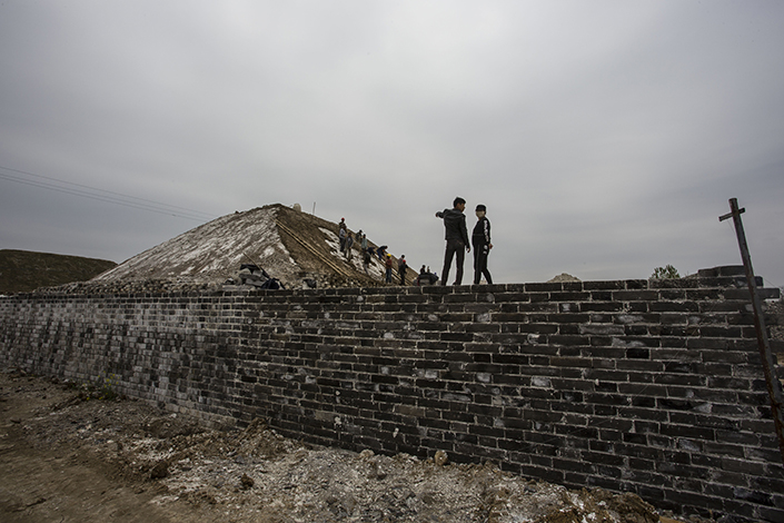 Reporters visited Ming Dynasty wall site in Fengyang, Anhui province, China, on April 7. Photo: Visual China