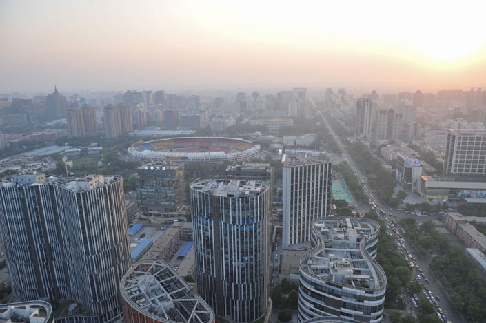 A heat wave sweeping across northern China has elevated the level of ground-level ozone in the Beijing area since Thursday.  Photo: Visual China