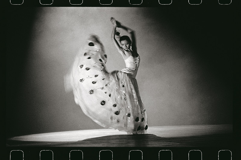 Award-winning dancer and choreographer Yang Liping captured during a photo shoot in 1996. Photo: Xiao Quan