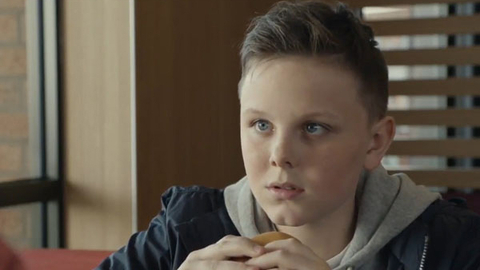麦当劳“少年丧父”广告引争议 随即道歉并停播