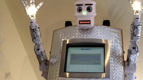 机器人牧师现身德国 5种语言提供祝福