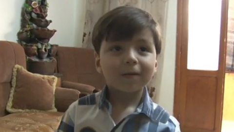 叙利亚“救护车男孩”再现身 其父指责被反对派宣传利用