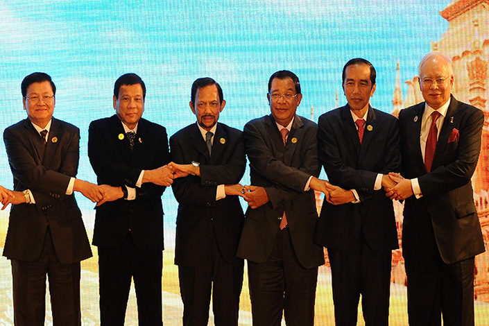 ASEAN leaders gather in September 2016 in Vientiane, Laos, to commemorate the 25th anniversary of ASEAN-China Dialogue Relations. Photo: Visual China