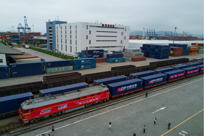 Dongfeng Motors, FAW and other carmakers are working with China’s major railway operator to develop better delivery systems that, for example, could see rail lines built into car assembly plants for more efficient shipping. Above, a freight train departs from Shenzhen on May 22. Photo: IC