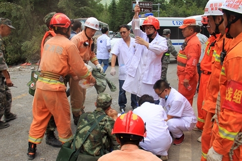 外交部：四川九寨沟地震有几名外国公民受轻伤 已送医