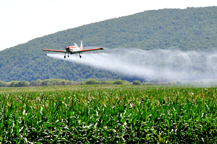 China’s general aviation sector, which includes planes used by agriculture, industry and forestry, logged 373,000 hours of flight time in the first six months of 2017, up just 1% from the same period in 2016. Above, a crop-dusting plane flies over a farm in July 2012 in northeastern China’s Heilongjiang province. Photo: Visual China