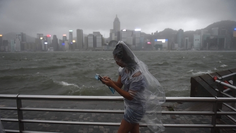 一周天下：台风“天鸽”掠过香港致强降雨
