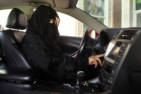 女性驾车“解禁” 沙特女权获历史性突破