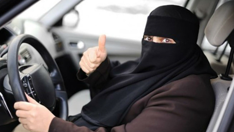 沙特女性驾车禁令解除 车企借机营销