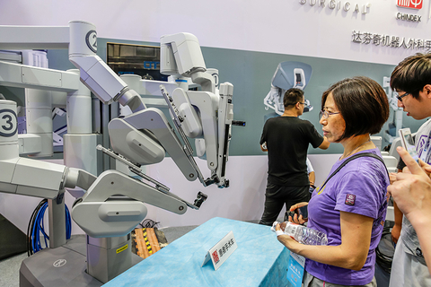 AI·医疗 | 达芬奇手术机器人单机使用率中国最高