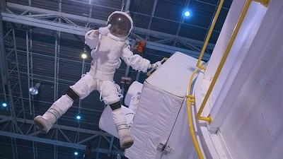 CNBC记者造访“太空营” 体验太空漫步