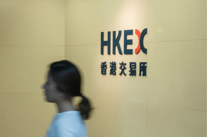 As of Oct. 31, the value of shares that investors on the Chinese mainland held through the Shanghai-Hong Kong Stock Connect and the Shenzhen-Hong Kong Stock Connect was HK$808.8 billion ($103.6 billion), up from HK$13.09 billion in the Shanghai-Hong Kong program at the end of 2014. Photo: Visual China
