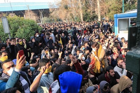 伊朗新年前爆发反政府游行 已有12人死亡数百人被捕