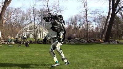 波士顿动力机器人再度进化：可自由跑跳