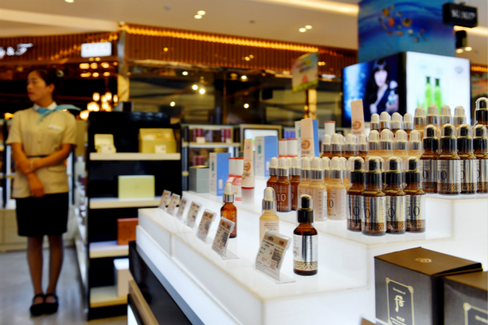 Imported cosmetics are displayed at a duty-free shop at Zhengzhou Xinzheng International Airport in Henan province on June 28. Photo: VCG
