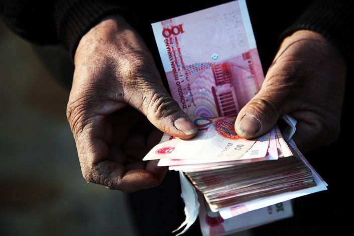 Ten cities and provinces will be included in a finance ministry trial program to subject government procurement of services to third-party assessment. Photo: VCG