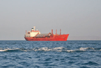 美国重启对伊朗制裁 亚洲国家加紧进口伊朗石油